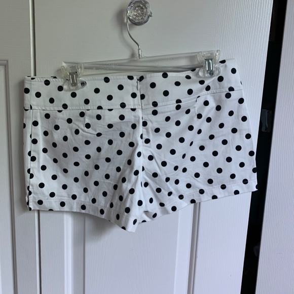 Extraordinary Short - Picture 3 of 3